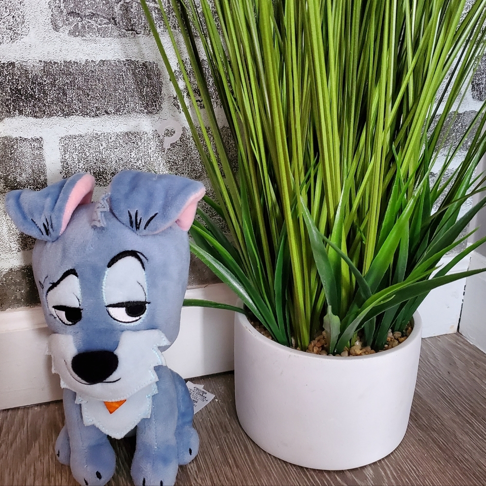 Disney Store NWOT Tramp plush from Lady and the Tramp movie. Blue, with collar
